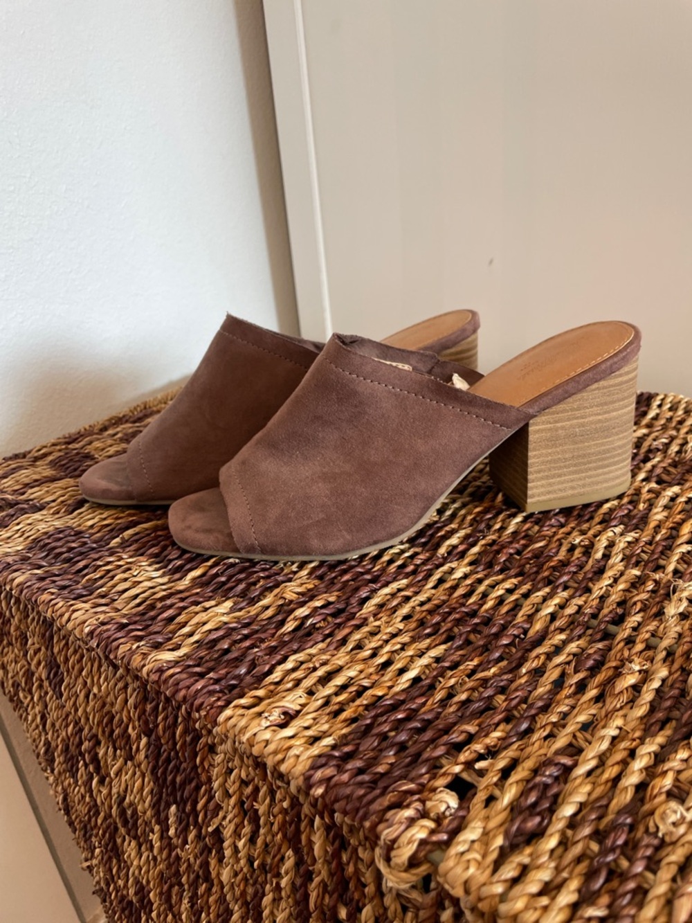 Universal Thread Brown Suede Open-Toe Block Heel Mules